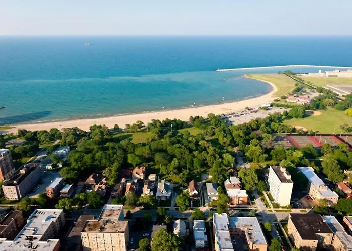 Steps To & Designer Lakefront With Free Parking * Chicago